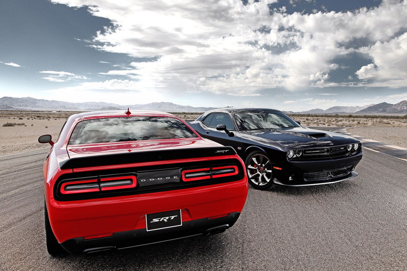 2015-dodge-challenger-srt-14_1600x0w.jpg