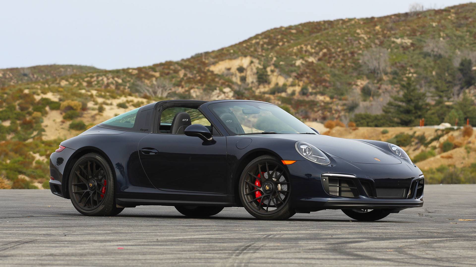 2017-porsche-911-targa-4-gts-review.jpg