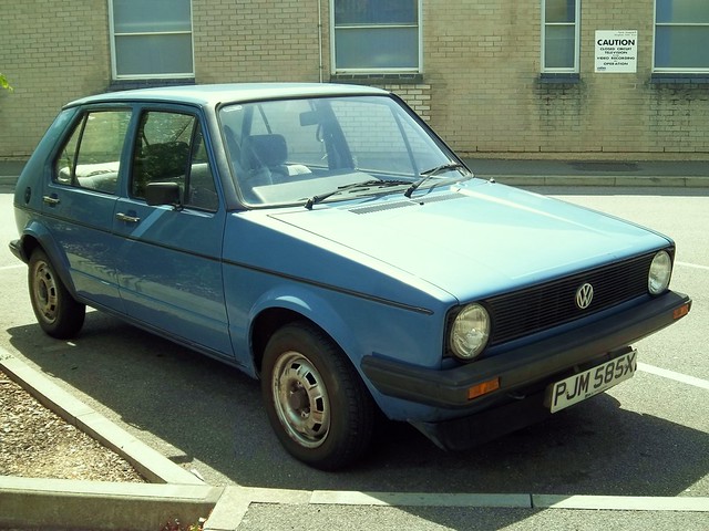 5878049387_636540ab10_z.jpg