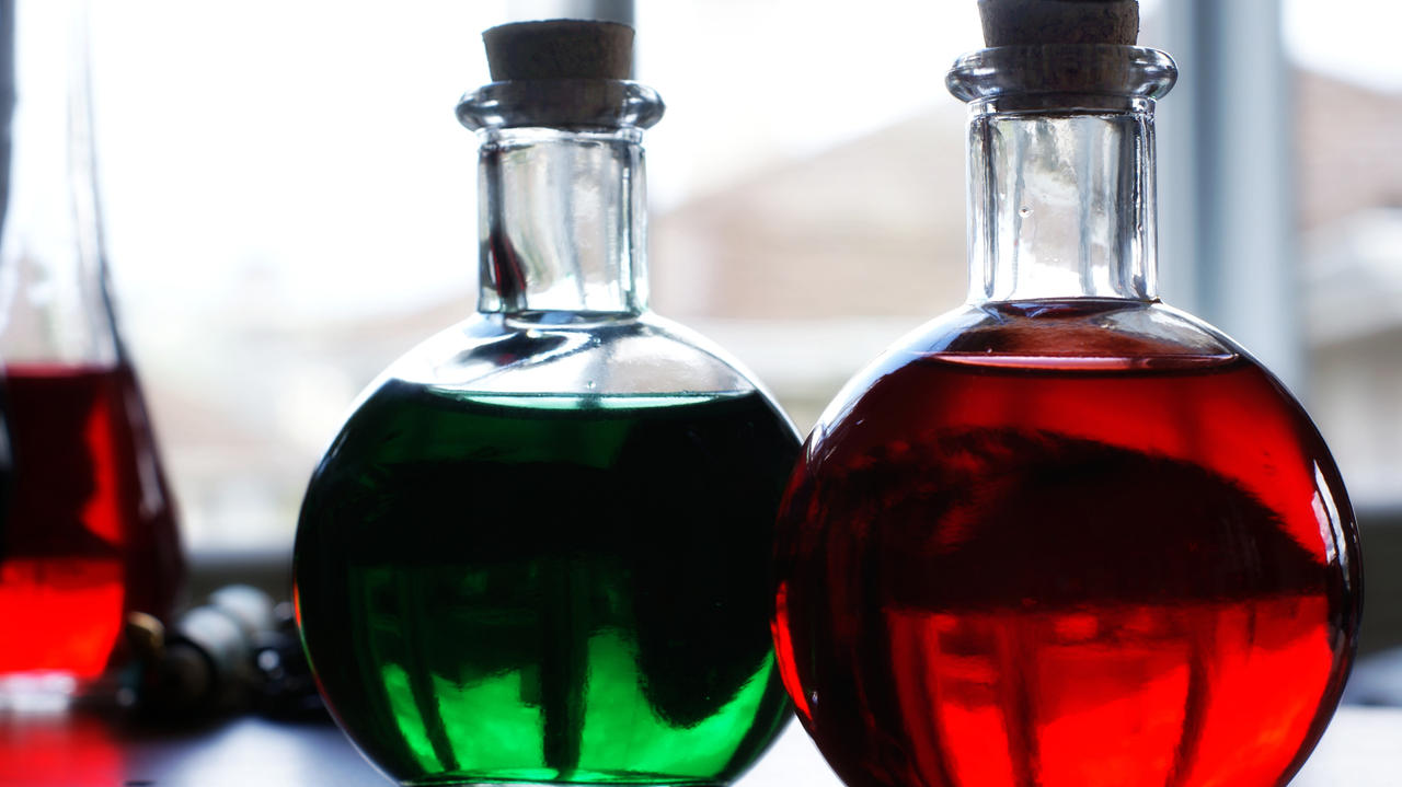 HP_and_MP_Potions_by_o0neoblack0o.jpg