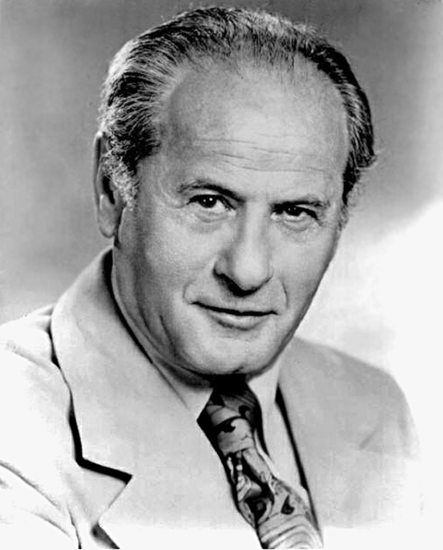 Eli_Wallach_-_publicity.jpg
